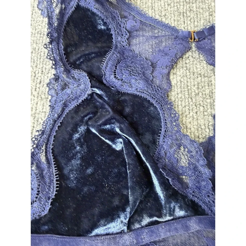 Victoria's Secret‎ Dream Angels Navy Blue Lace Velvet Bralette Wireless Bra M